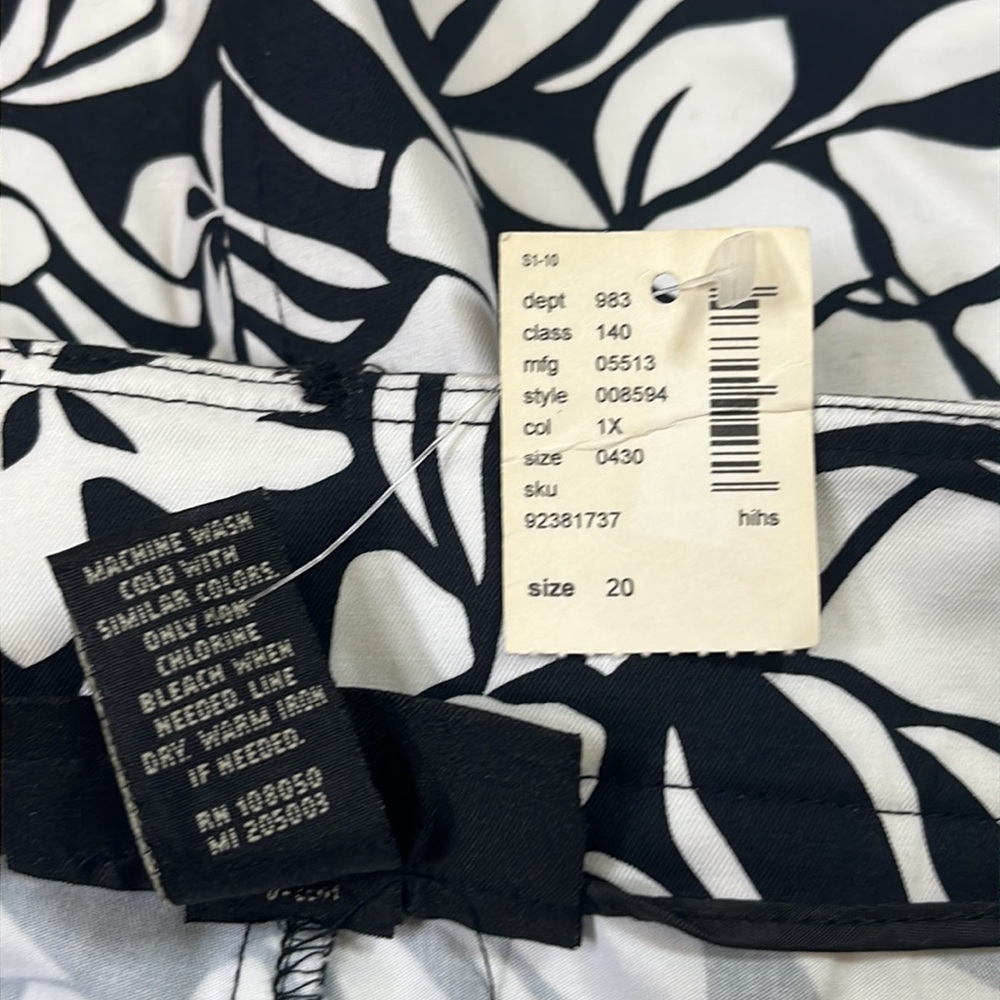 Venezia Black and White Floral Mini Skirt Plus Size Stretch A-Line Skirt - Picture 8 of 8
